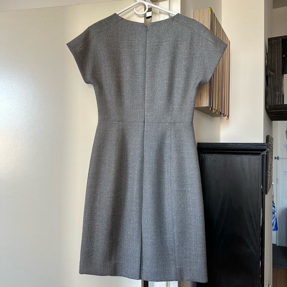 EUC J. Crew Grey Wool Suiting Dress Size 4 - Picture 2 of 3